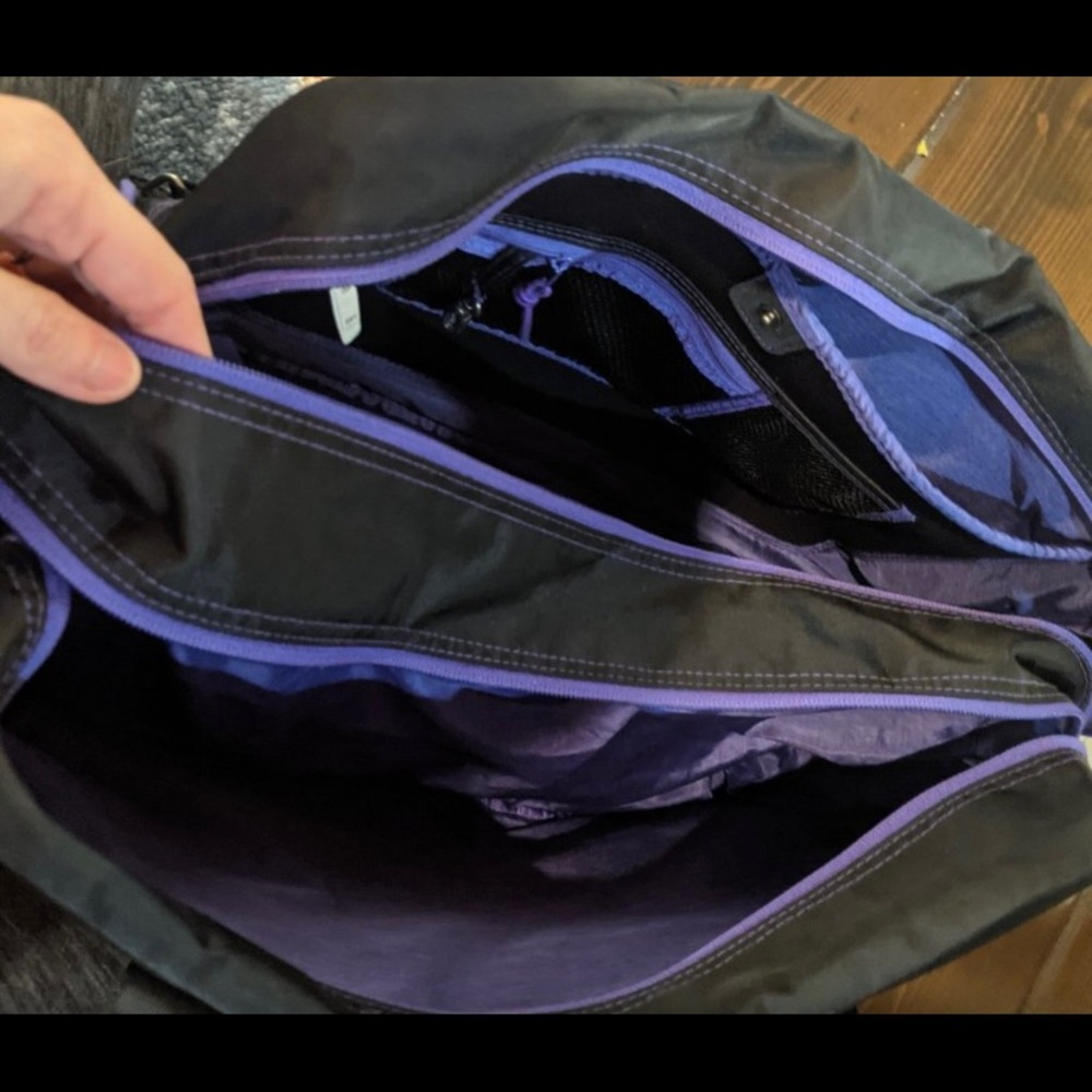 Athleta duffle gym bag - like new - black /purple